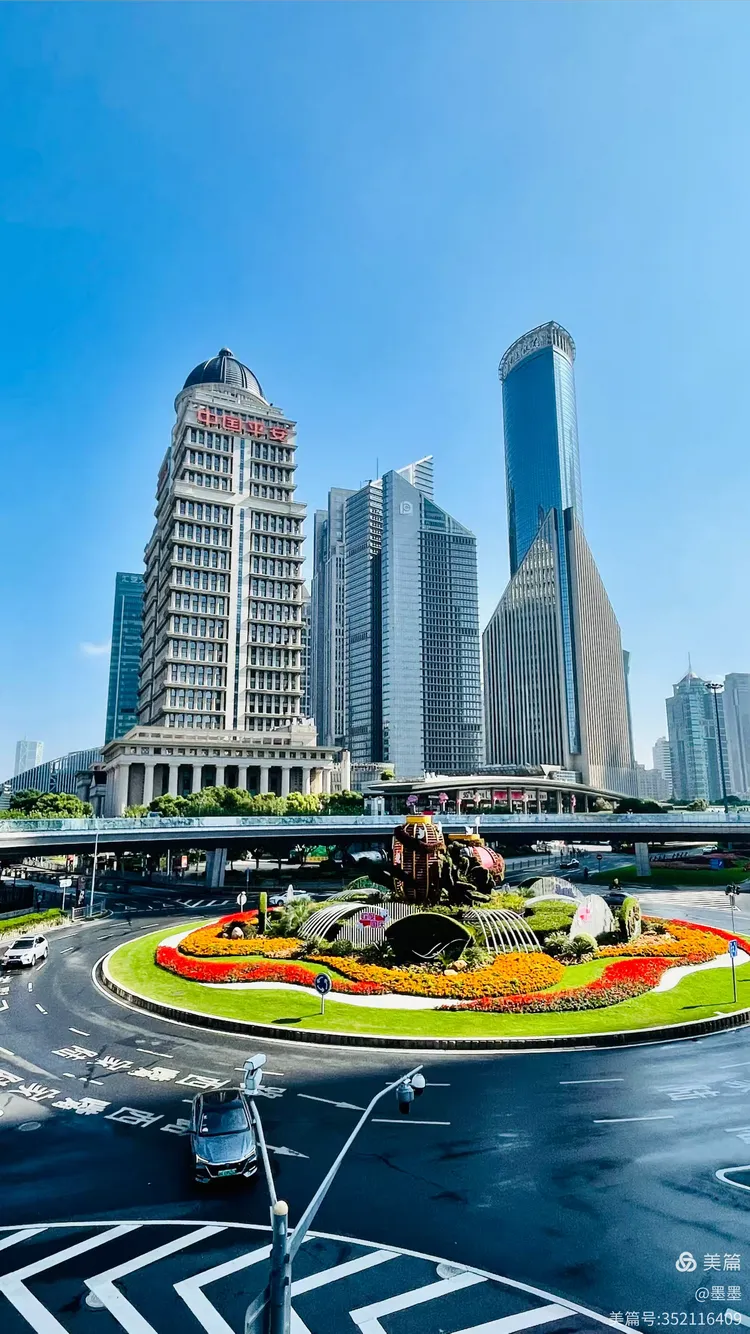 上海陆家嘴环形天桥